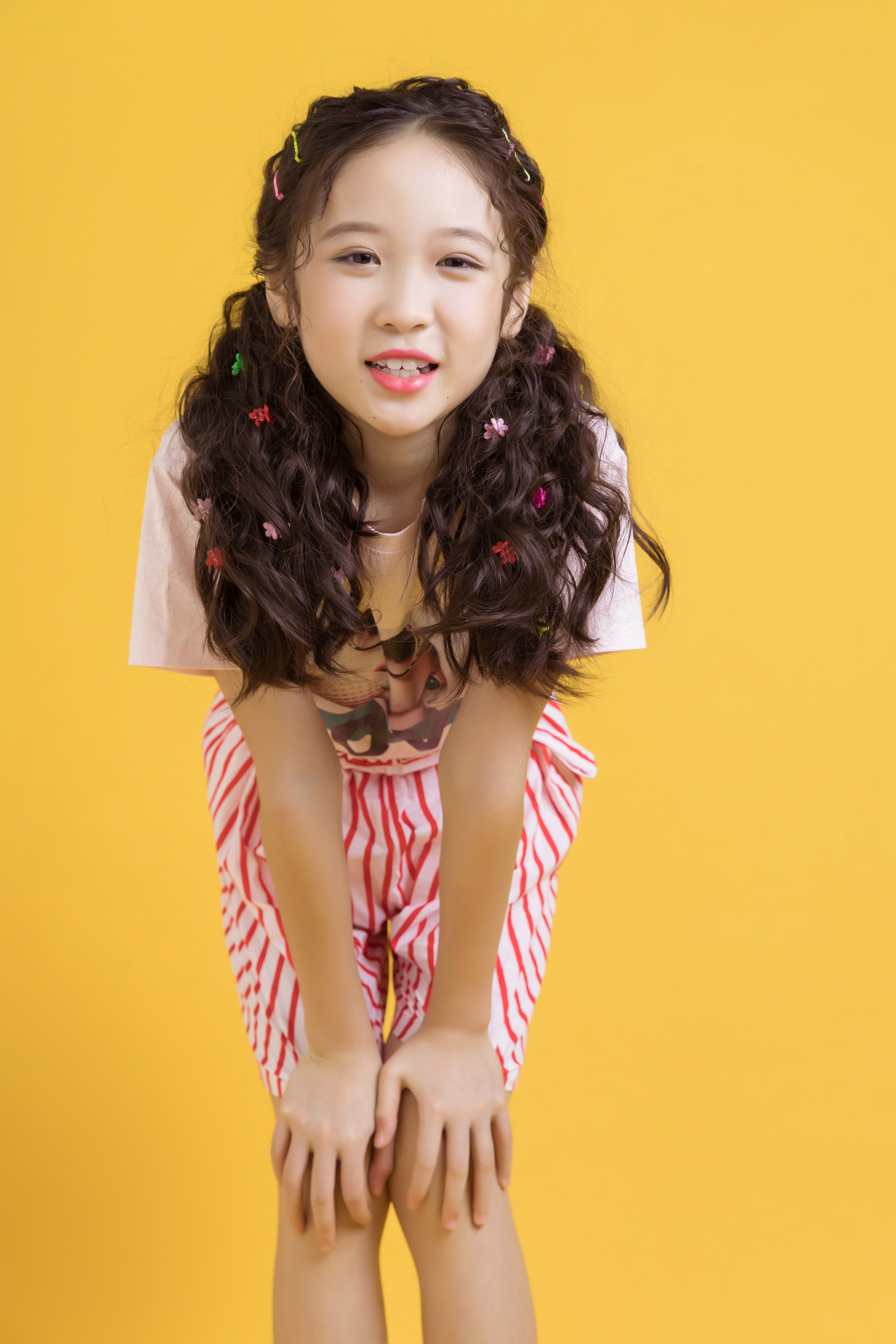  p>邓文怡,2009年11月14日出生于香港,童星,中国香港女歌手.