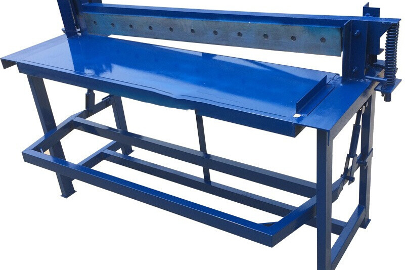 dbf638">脚踏式剪板机是适用于金属薄板工业的人力剪下料的机器设备