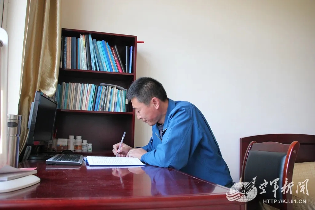  p data-id="go09df6i0c">王文常,男,曾是南部战区空军航空兵某旅特级