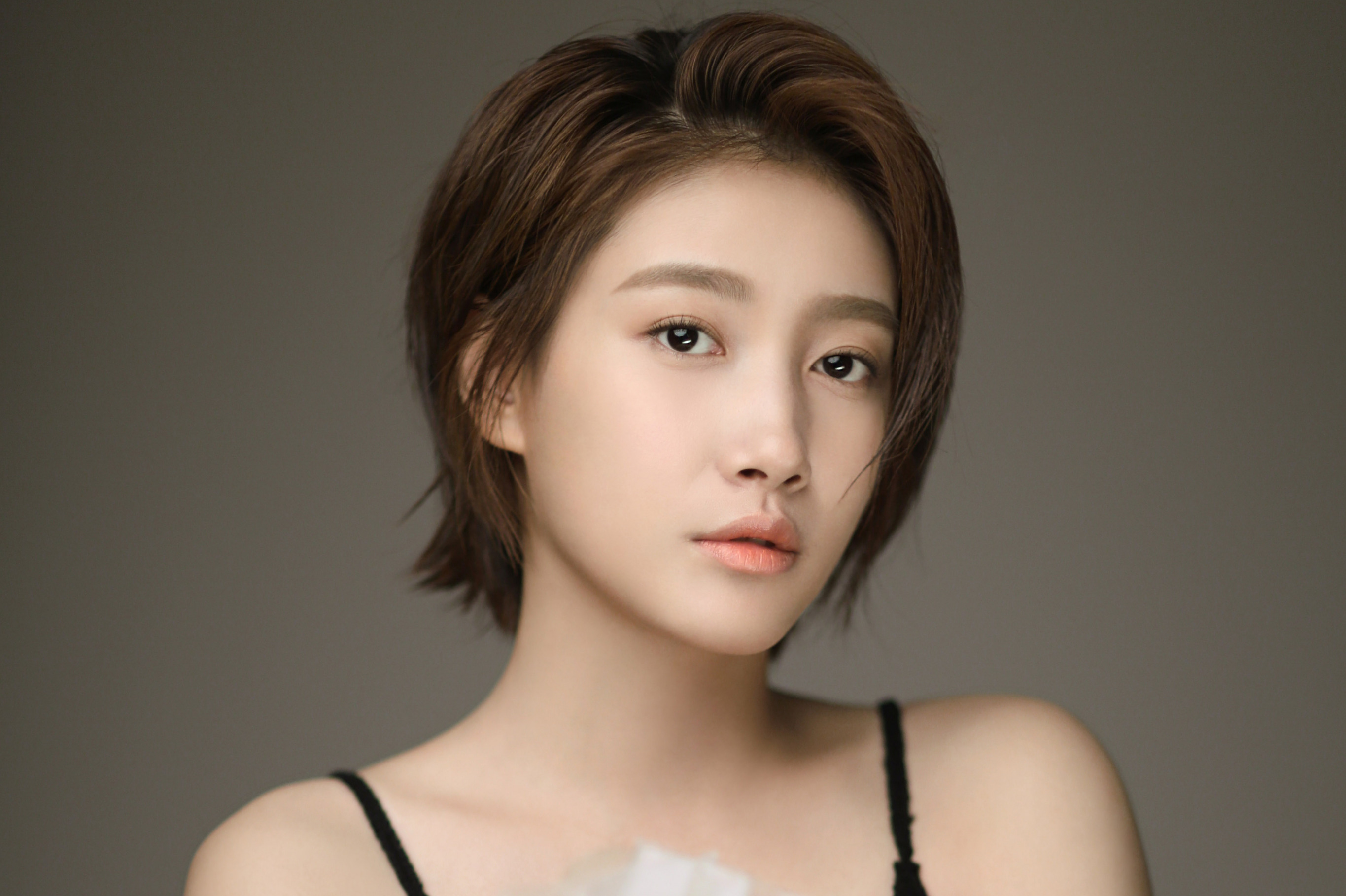 ="gncpygxb8a">啜妮,1990年5月30日出生于北京市,中国内地影视女演员