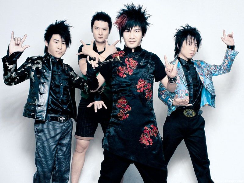  p>《花季王朝》是 a target="_blank" href="/item/花儿乐队/182418"