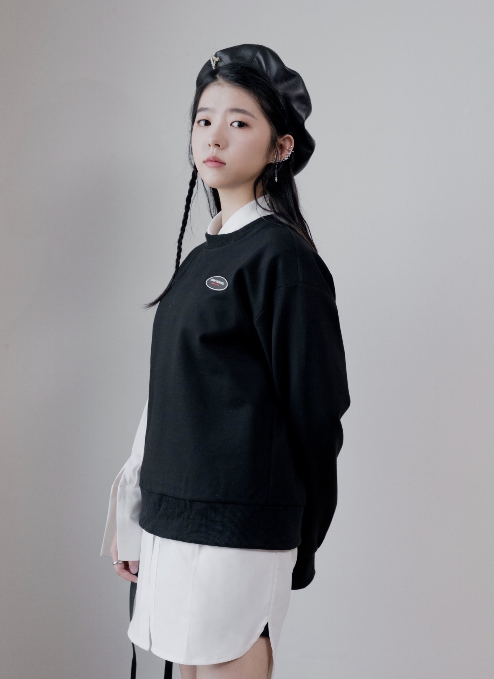 id="gnto7a3le6">何蓝逗,本名何蓝,1999年10月16日生于广东省惠州市