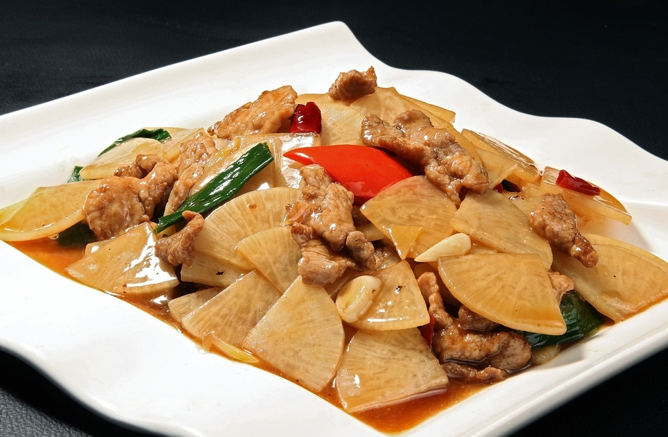 萝卜炒蒜香肉片