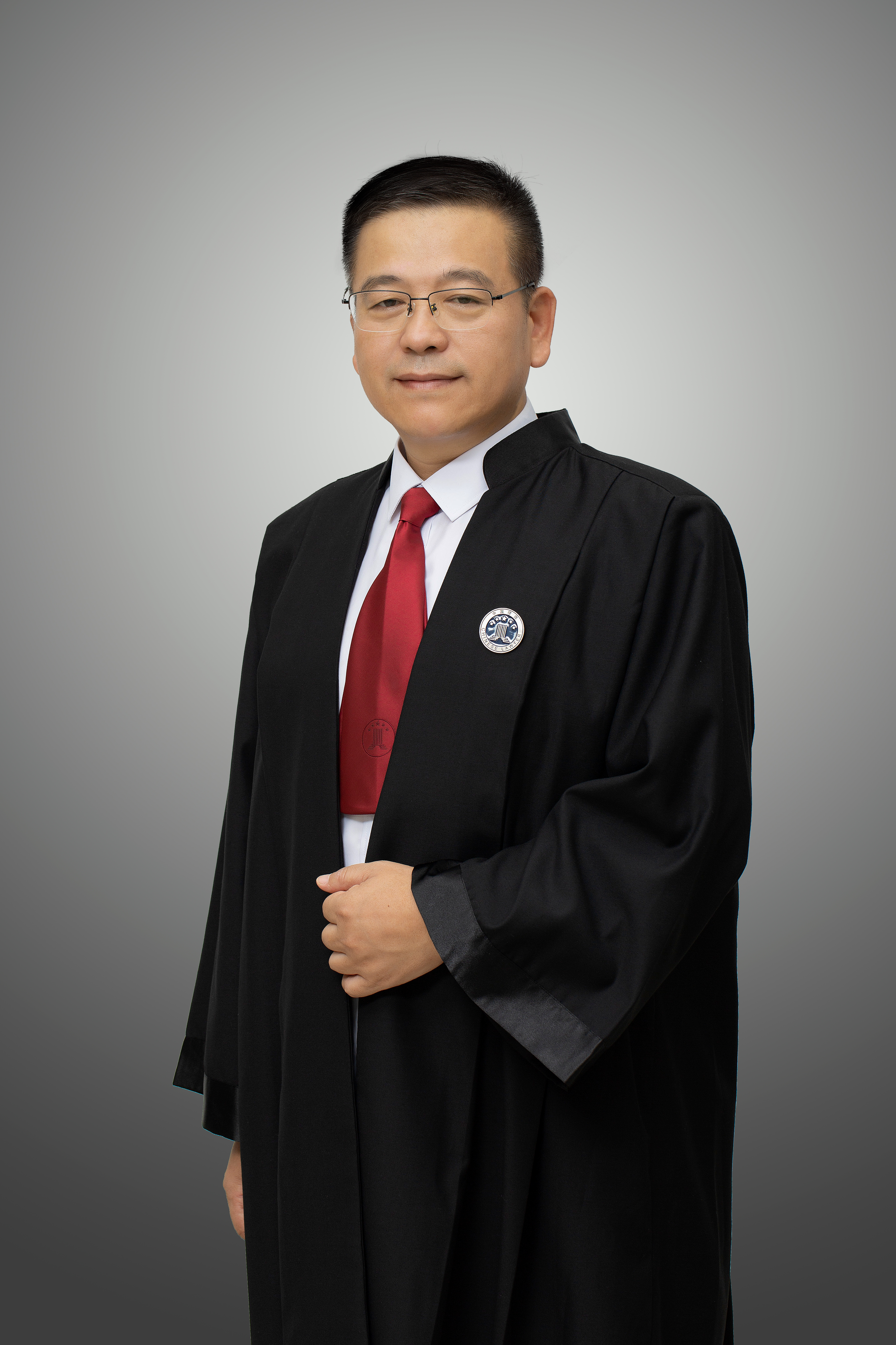 吴晶波律师,吉林大学法律本科,西班牙igema