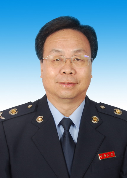  p>康伟,男,汉族,1963年10月出生,甘肃会宁人,中共党员,大学学历,经济