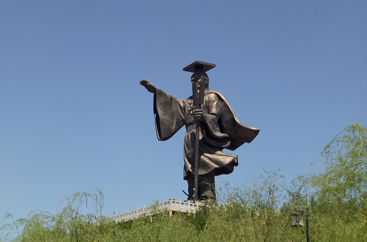  p>大禹文化园,总建筑面积13190平方米,建筑风格为仿汉代建筑,总体