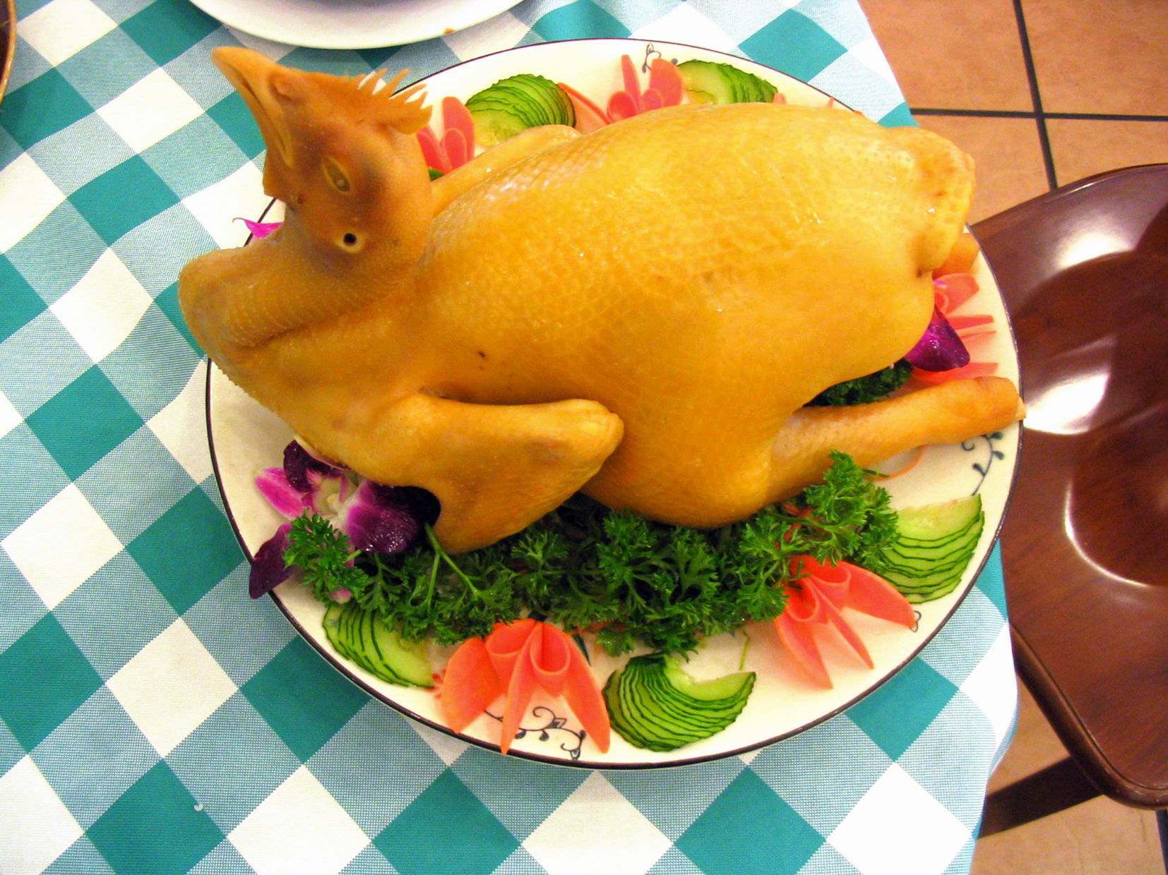  p>盐焗鸡是广东省客家地区的传统美食,属于 a target="_blank" href=