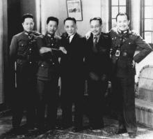 1938年黄琪翔（右）、郭沫若、张发奎、叶挺
