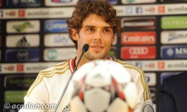  p>安德雷亚·波利(andrea poli),1989年9月29日意大利足球运动员,司