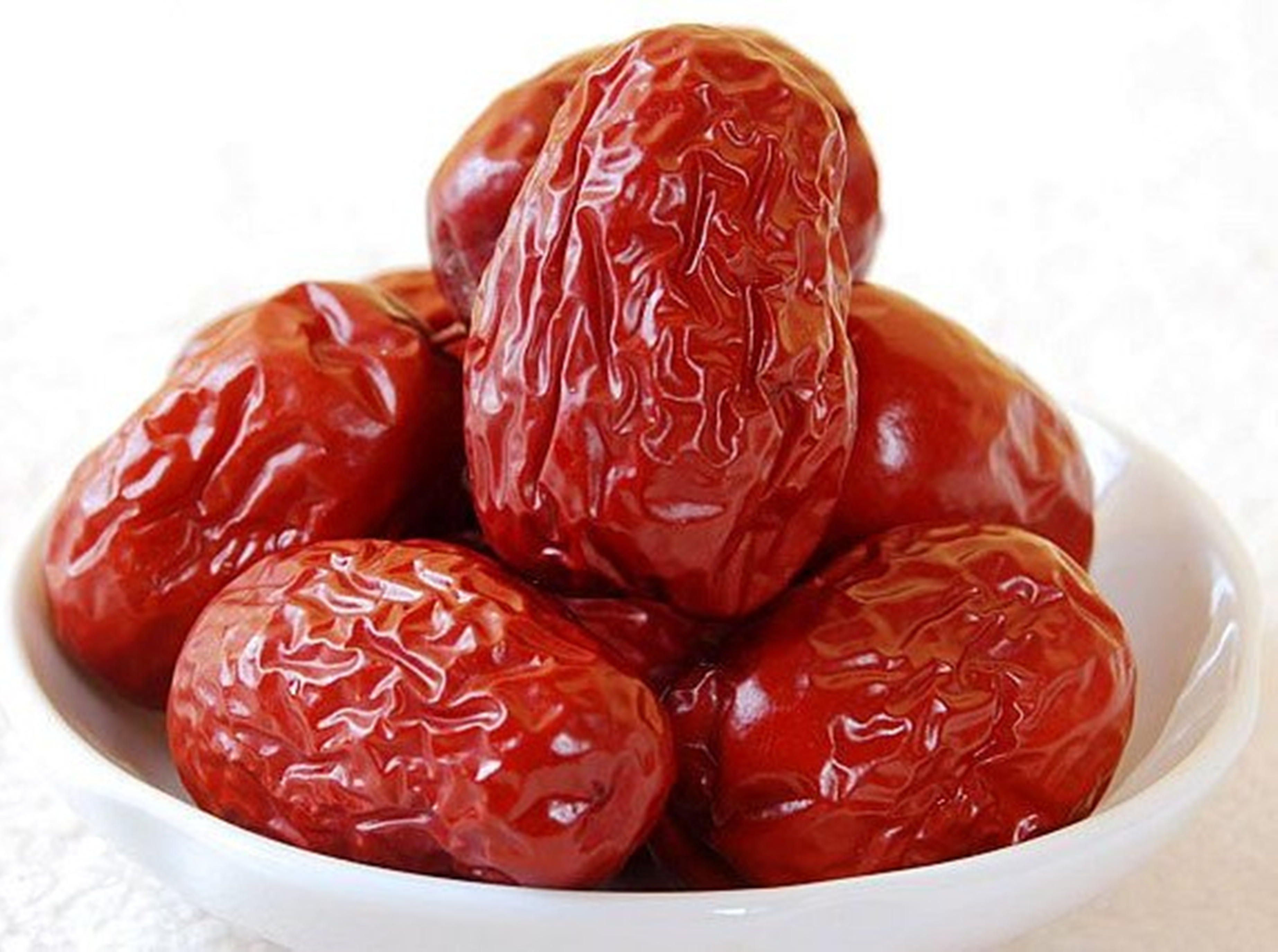  p>新疆若羌红枣是指产于新疆巴音郭楞州若羌县的红枣,个大,核小,皮薄