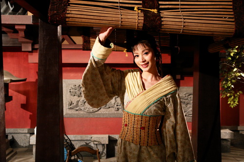 石小群