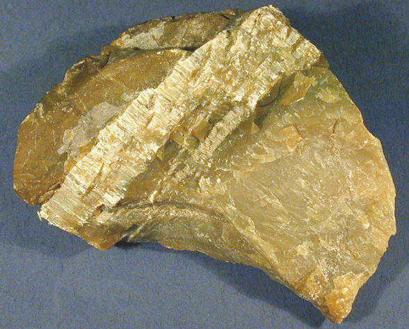  p>蛇纹石是一种含水的富镁 a href="#" data-lemmaid="4879462">硅酸