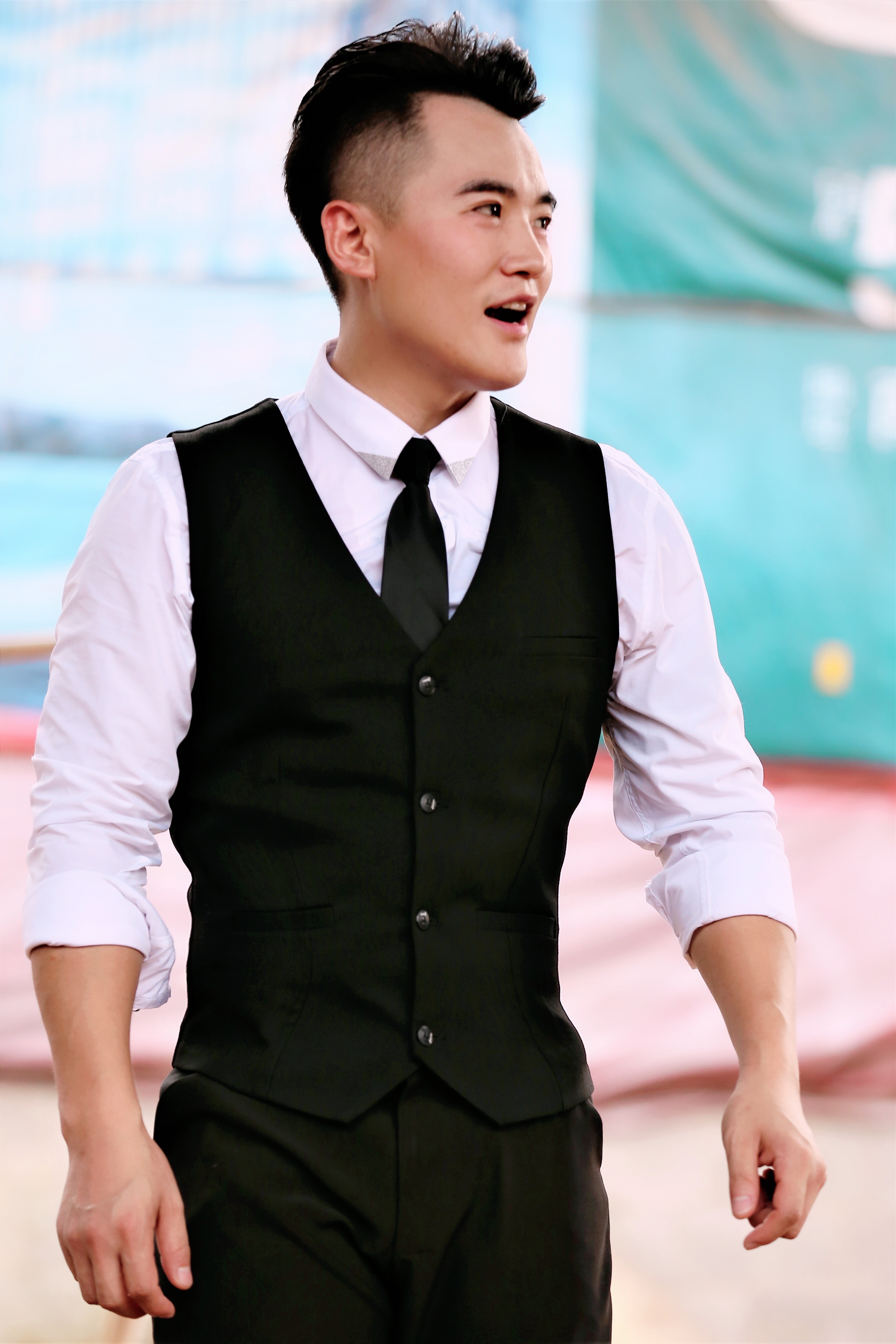  p>王涛"功夫主持人",毕业于 a target="_blank" href="/item/上海