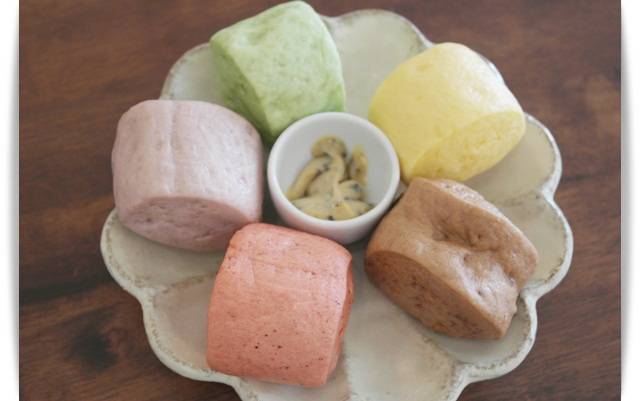  p>抹茶小馒头,是一道家常主食,制作原料主要有中筋面粉,砂糖等. /p>