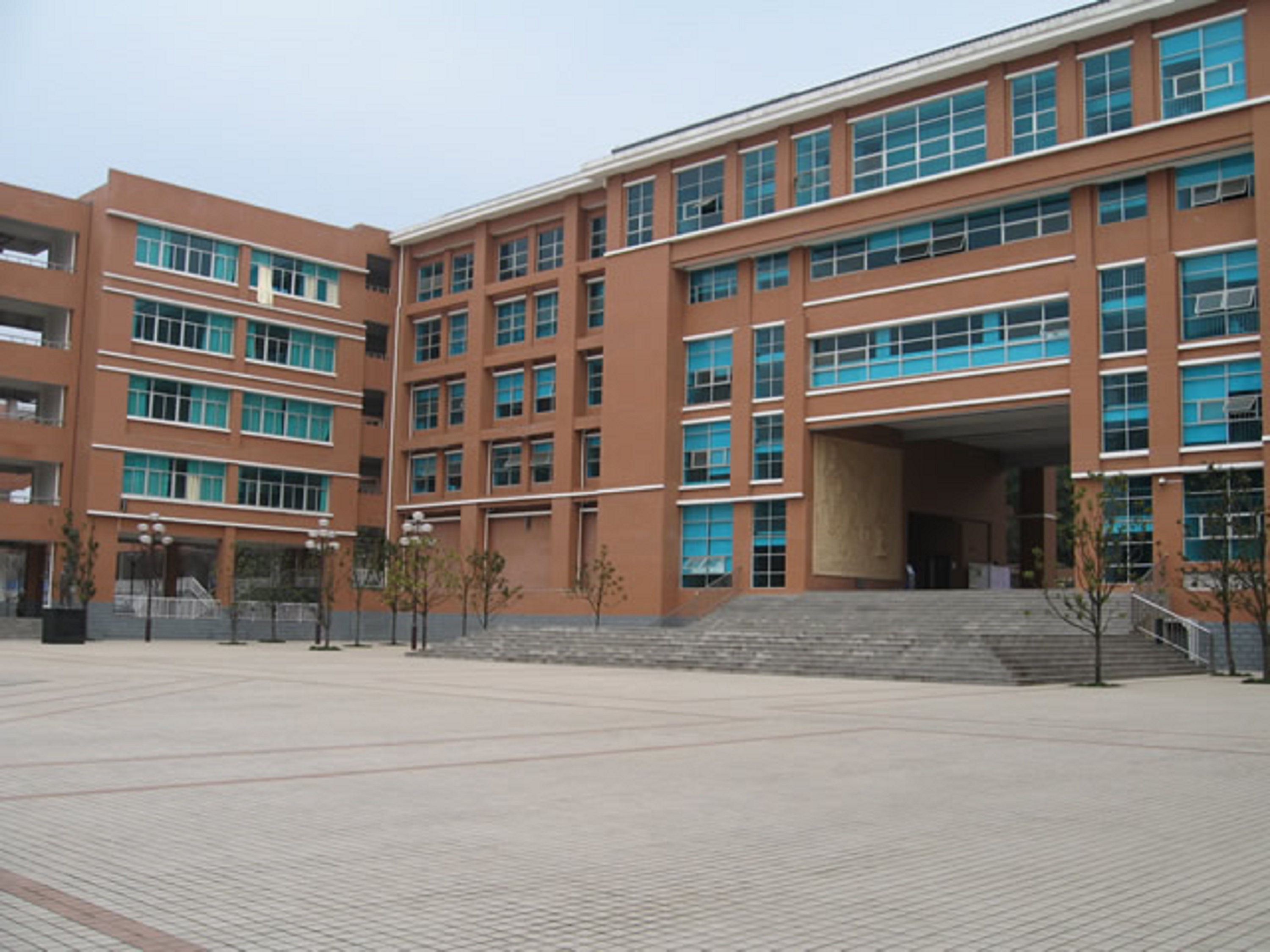 1 high school),简称"贵阳一中",位于贵州省 a target="_blank" href=