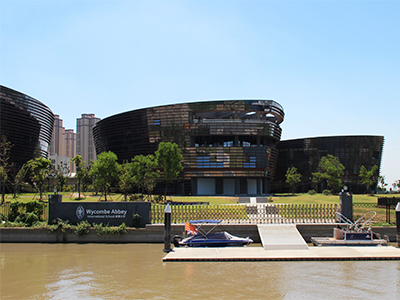  p>常州威雅公学招收幼儿园至高中阶段的3-18周岁适龄学生,有1200多名