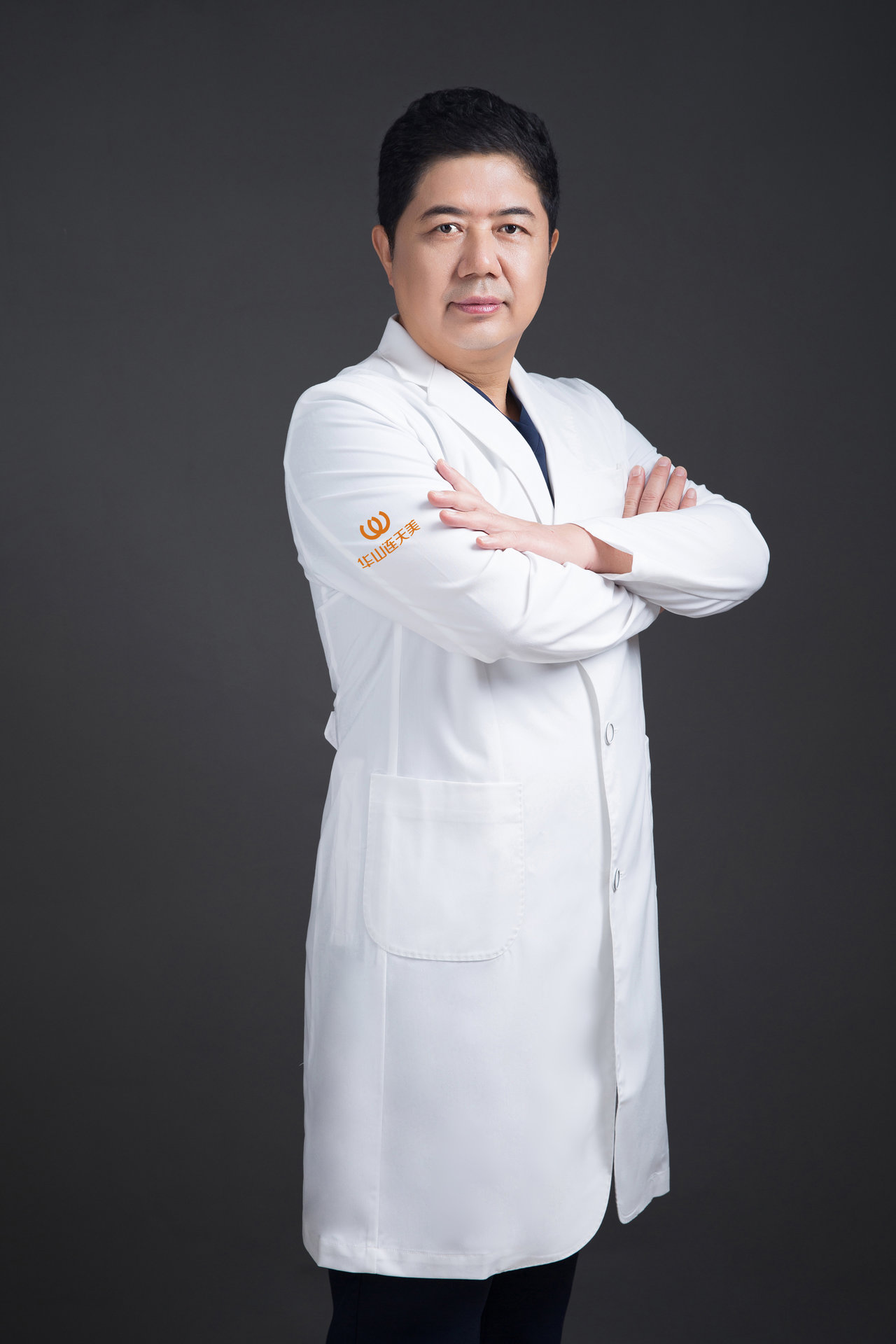  p data-id="gnzo3vi2n3">刘军,男,南宁美恒医疗美容门诊部医生 /p>