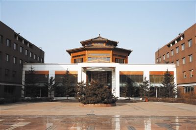  p> a href="#" data-lemmaid="17706646">辽宁大学艺术学院 /a>