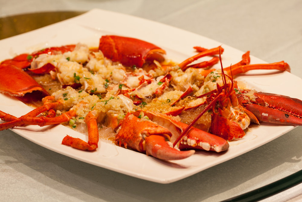  p>清蒸大龙虾是一道菜品,主要原材料是 a href="#" data-lemmaid="