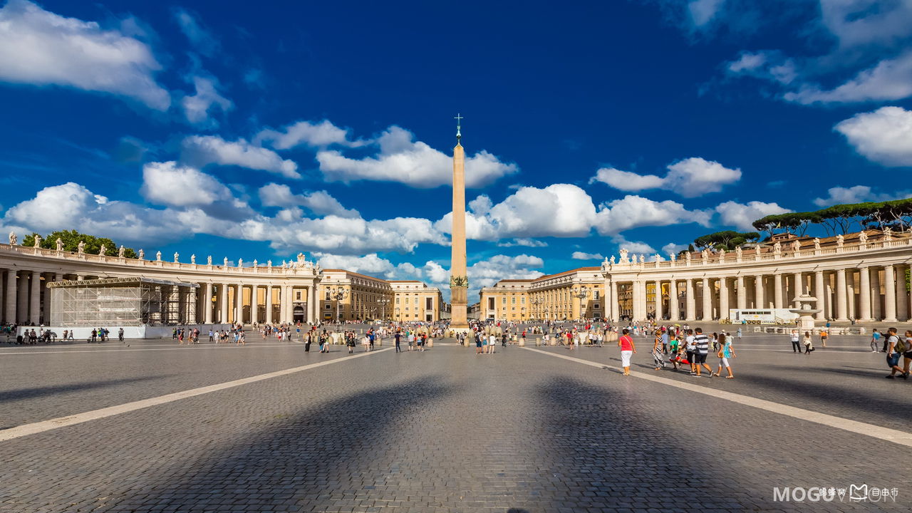  p>圣彼得广场(piazza san pietro)这个集中各个时代的精华的 a