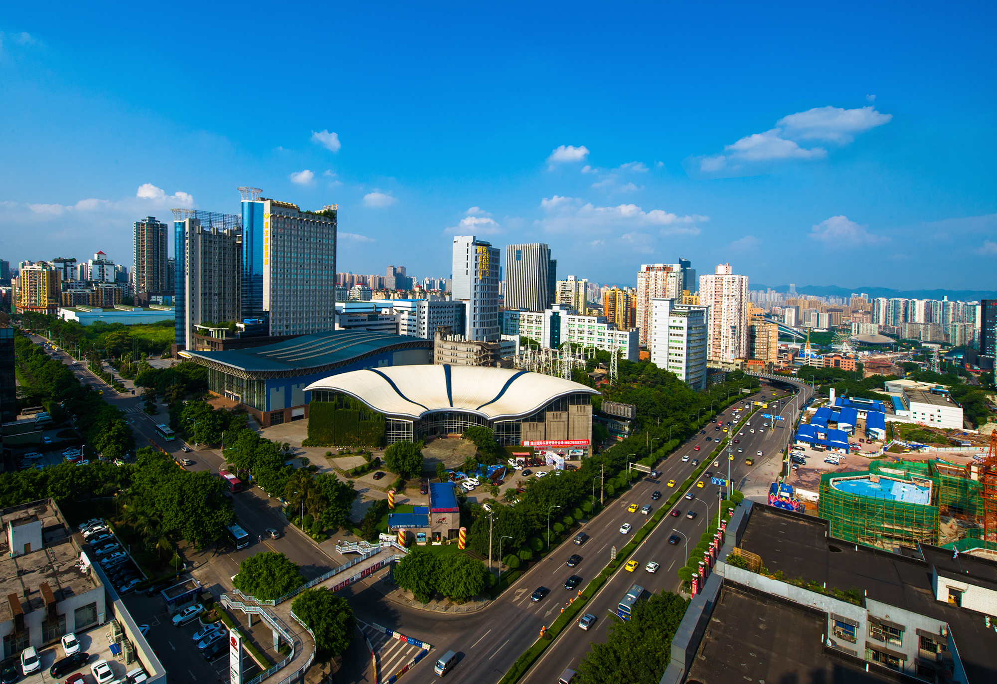  p>九龙坡区属重庆市辖区,地处 a target="_blank" href="/item/重庆