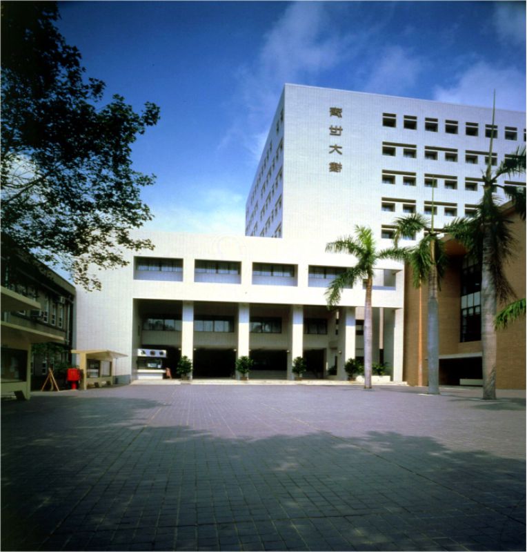  p>高雄医学大学(kaohsiung medical university)源自1954年创校的"