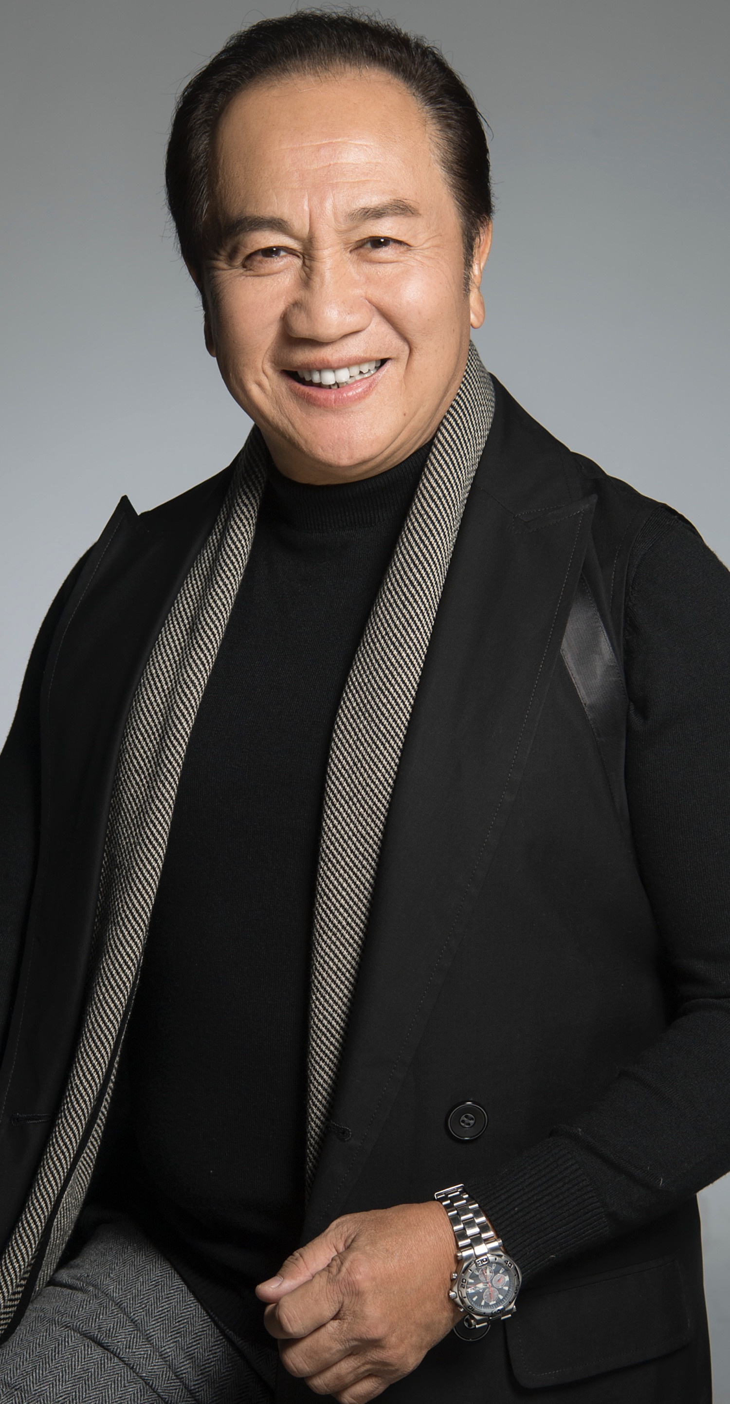  p>郭锋(kwok fung,曾被误称为郭峰),原名郭民富,1951年10月27日生于