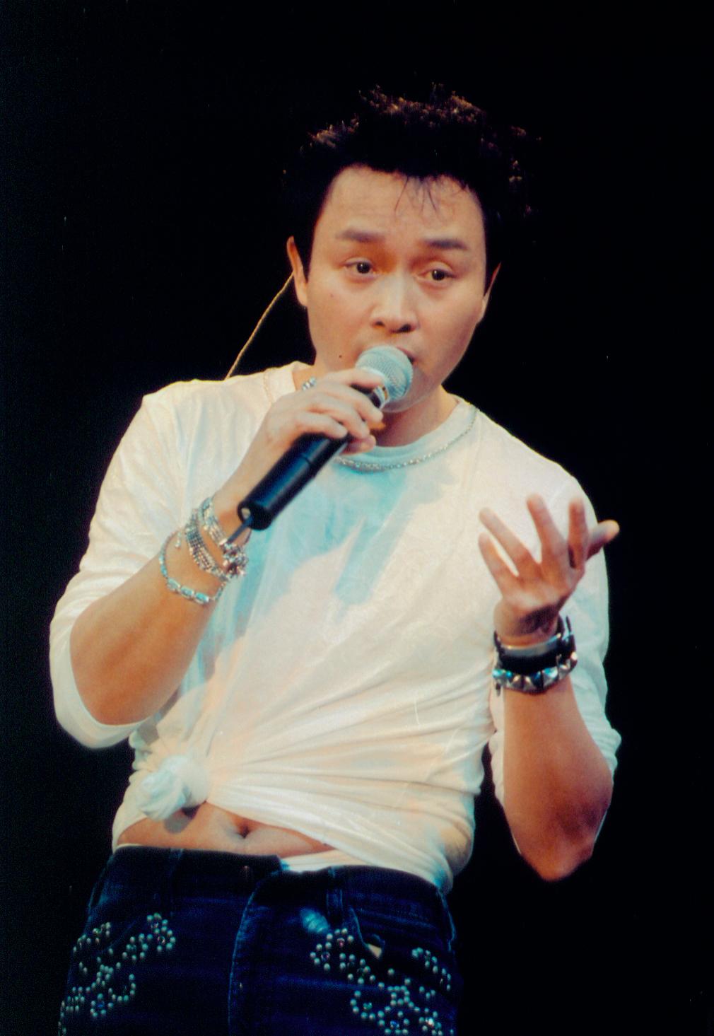 著名港台歌手张发宗