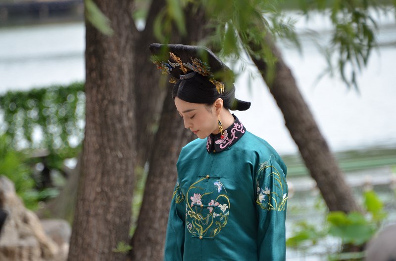 画框女人