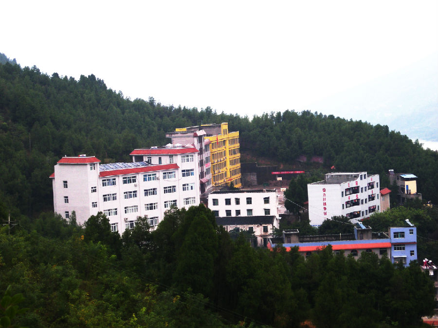  p>龙洞镇,隶属于重庆市云阳县,地处 a target="_blank" href="/item