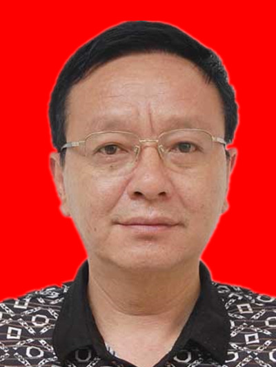 周英华