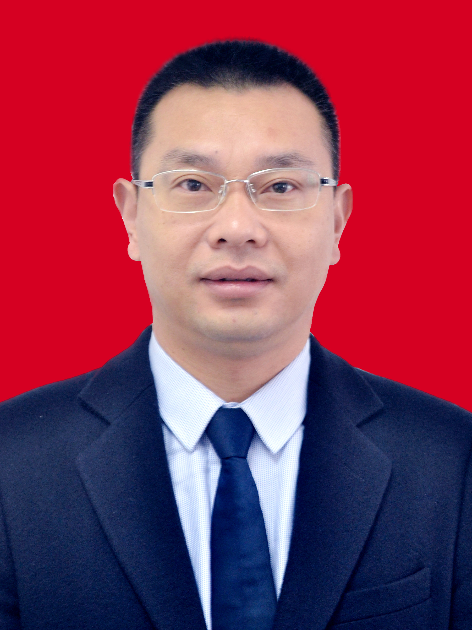 村,男,1967年10月出生,中共党员,现为重庆市荣昌区卫生健康委党委书记