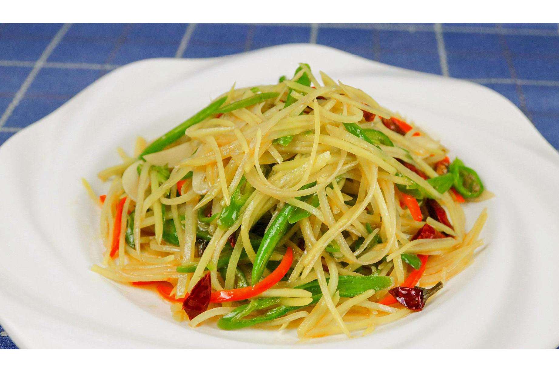  p data-id="u6p1ooypal3s">青椒洋芋是以洋芋,青椒为主料制作的菜品.