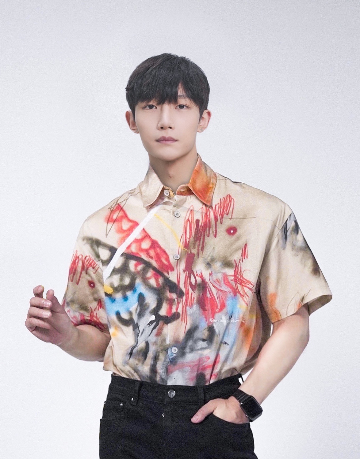  p data-id="gn9c2sb3l8">胡梦周(corsak),1989年1月11日出生于上海市