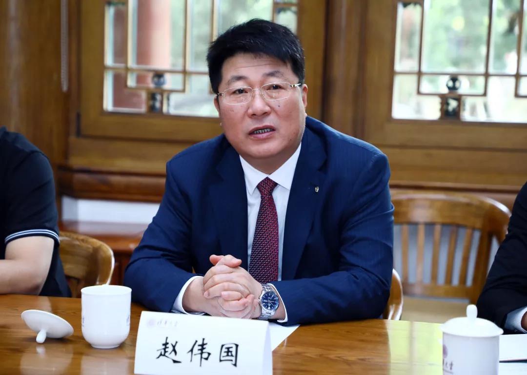 赵伟国,男,汉族,1967年出生,新疆沙湾县人