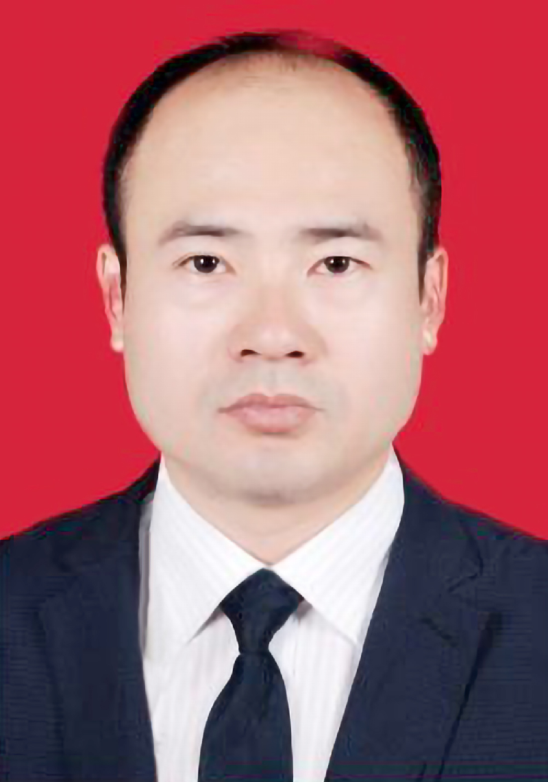 中共党员,大学学历,现任中共潼关县委副书记,中共潼关县委党校校