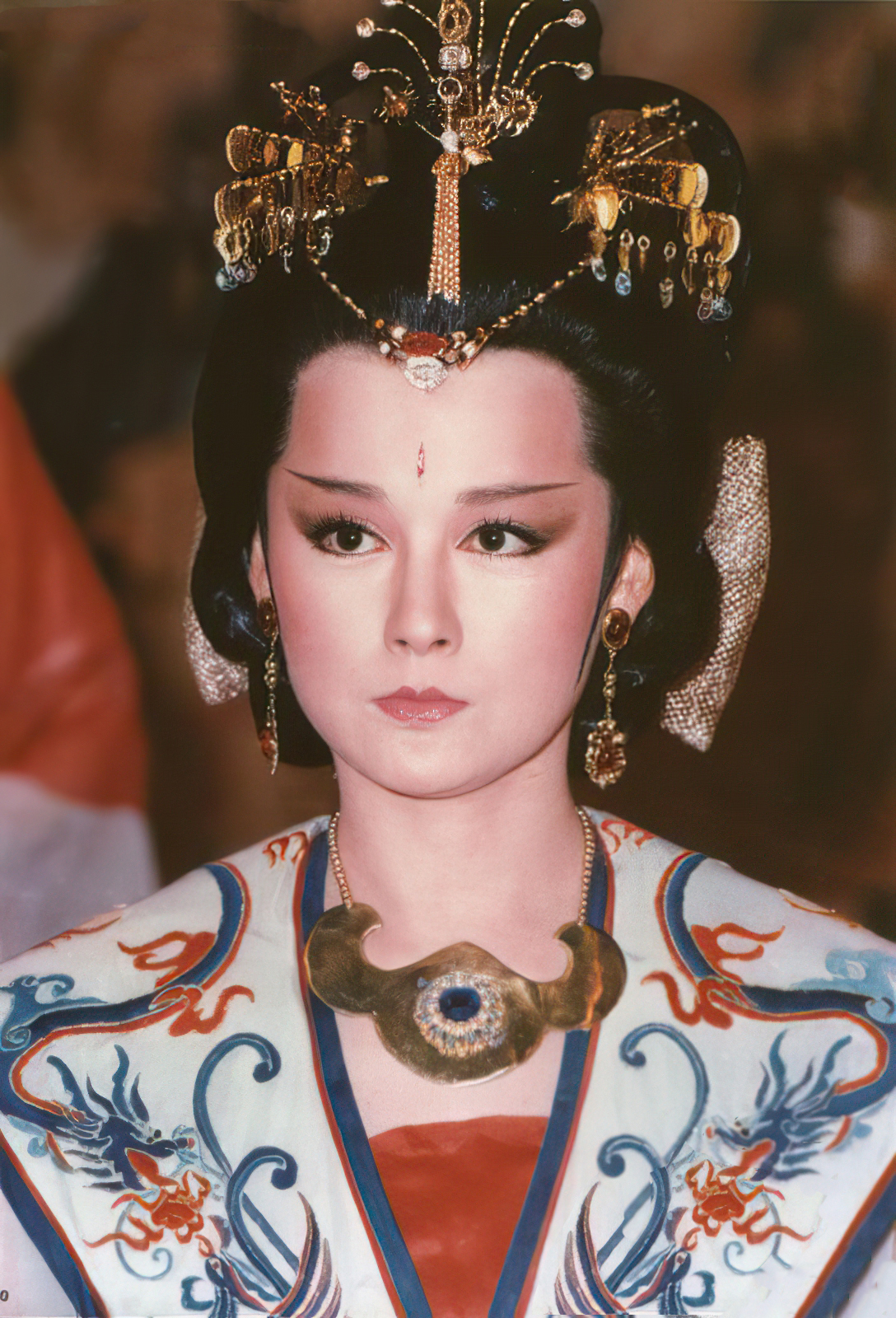  p>潘迎紫(angela),1949年6月5日出生于江苏省苏州市,华语影视女演员.