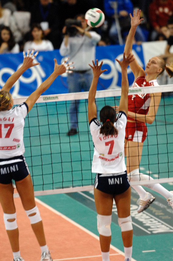 朱婷与意大利斯坎迪奇签约一个赛季|加盟斯堪迪克女排，与朱婷、姚迪一起远赴意大利逐梦