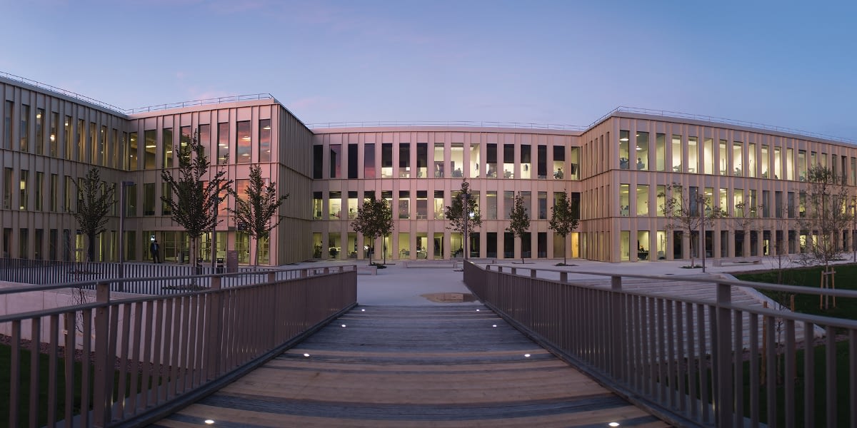 巴黎高等商学院