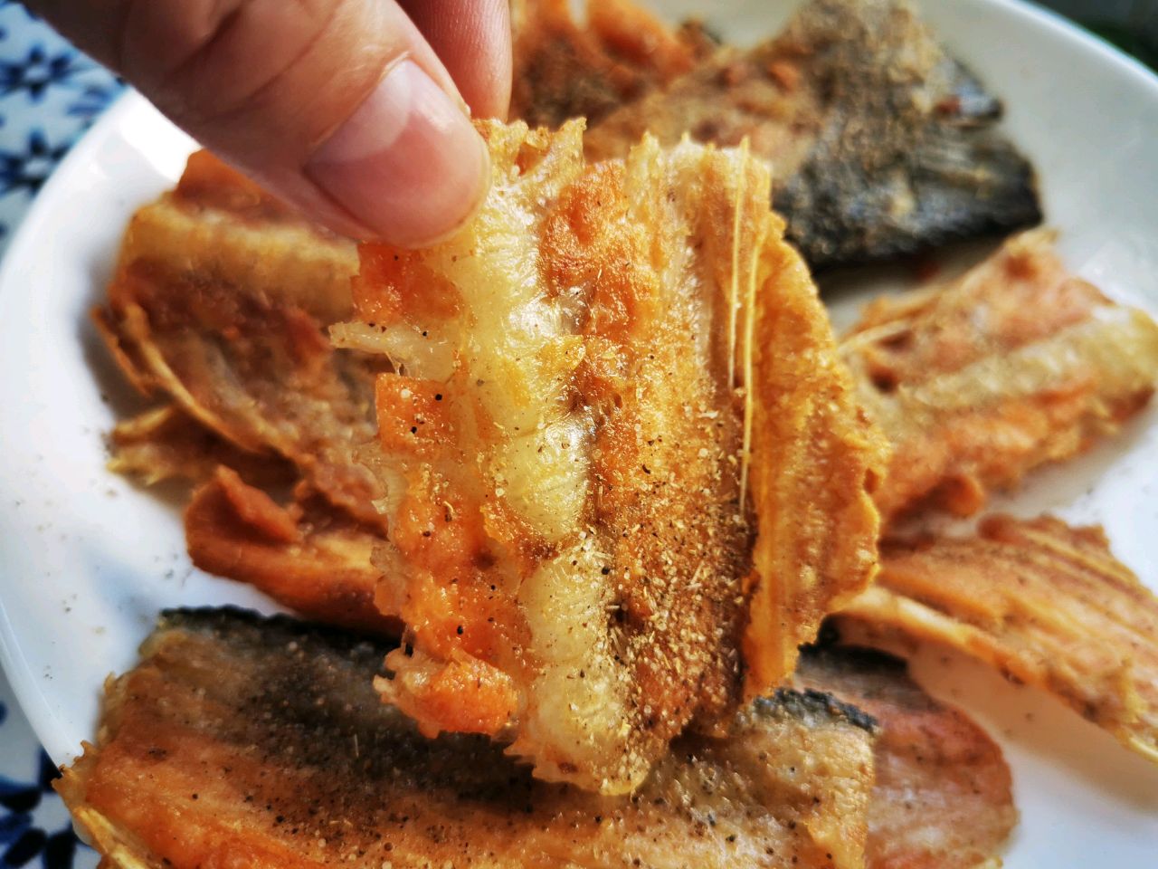 椒盐三文鱼骨