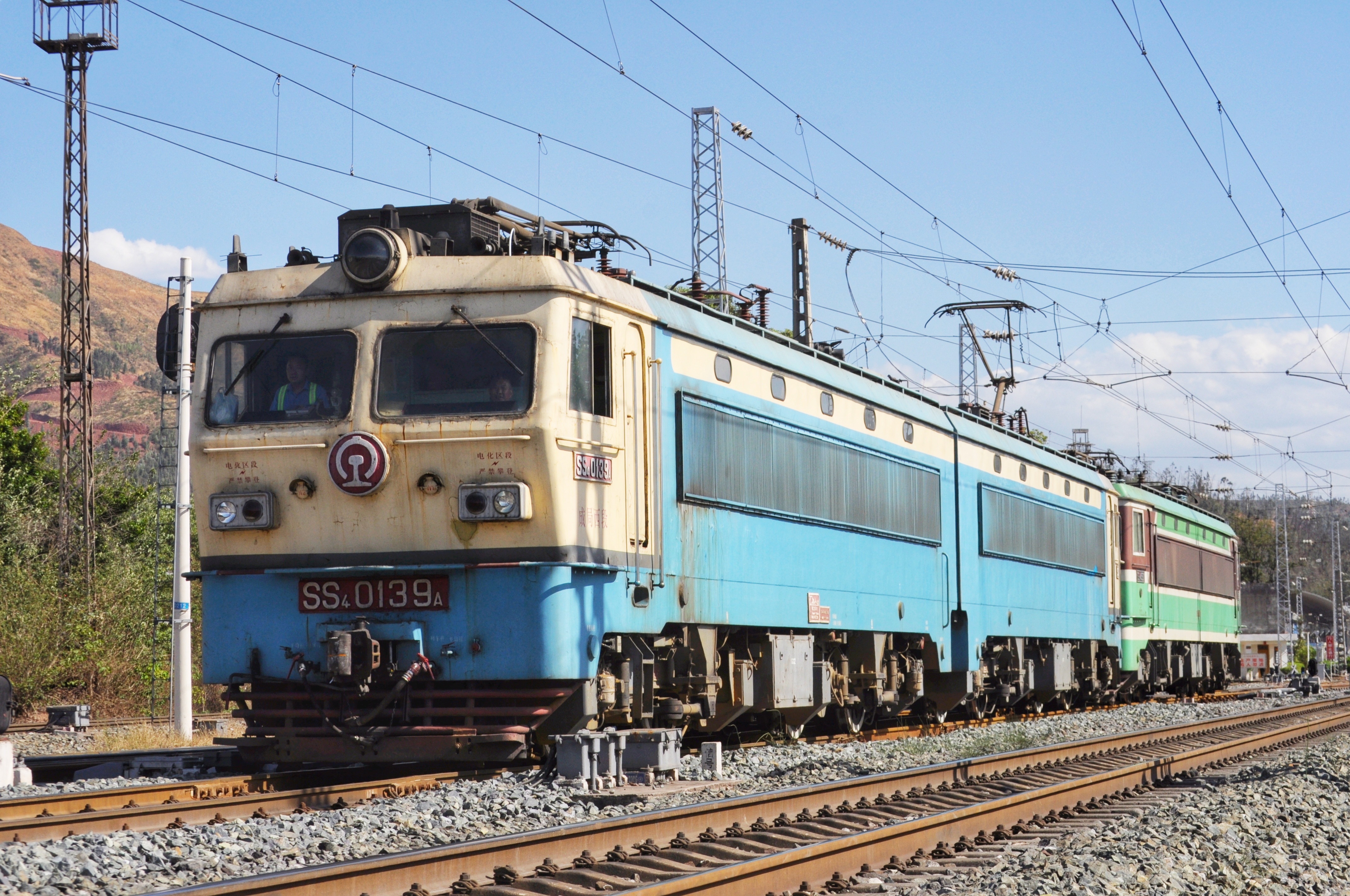 韶山4型电力机车