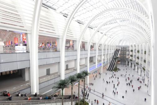 广州白云站内部