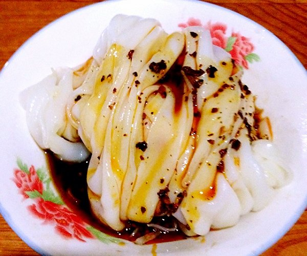  p>陕西省武功县,盛产小麦,人们用小麦磨成面粉,制作出各种各样好吃的