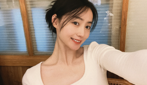 依灵（中国内地女演员）_百度百科