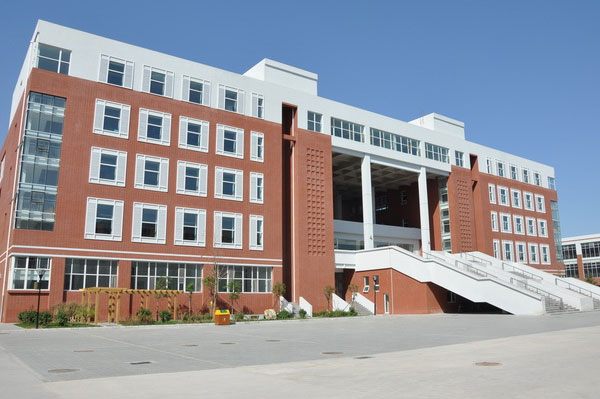  p data-id="gnbr34ubvs">河北正中实验中学(河北正定中学东校区)位于