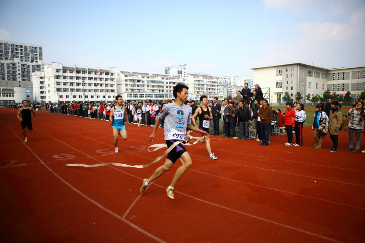 黄山田家炳实验中学