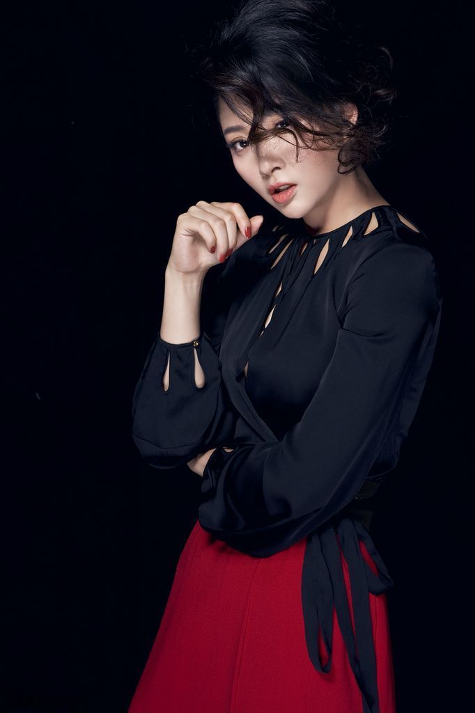  p>殷桃,1979年12月6日出生于重庆市,中国内地女演员,毕业于 a target