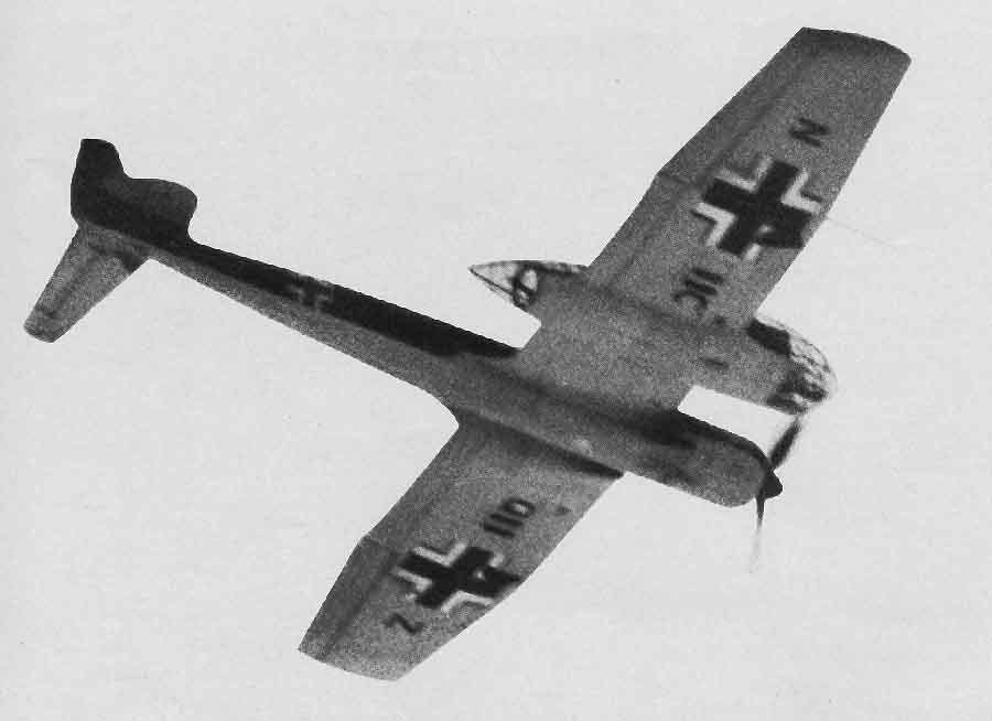  p>侦察机(reconnaissance aircraft)是专门用于从空中进行侦察,获取