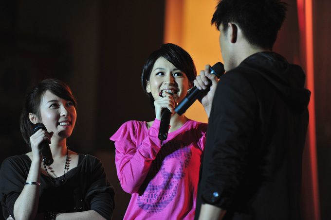  p data-id="gnx3mm629s">蔡颐榛,本名蔡宜臻,艺名五熊,1987年8月23日