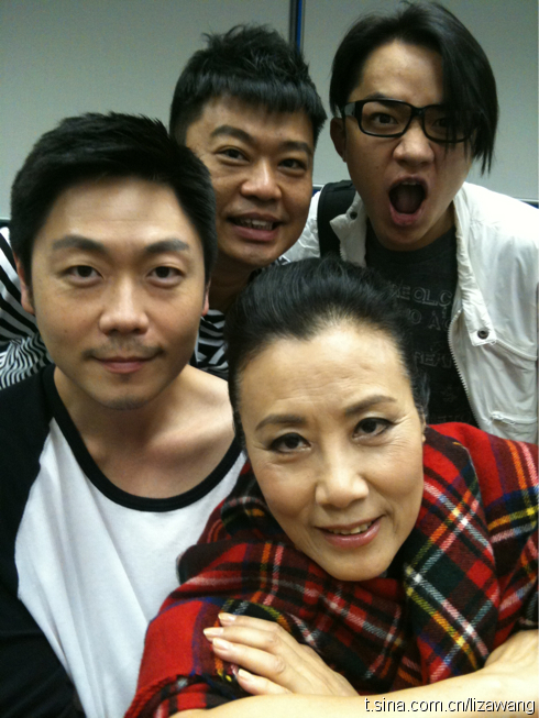 (fun with liza and gods)是香港tvb2010年推出的娱乐综艺秀,它由 a